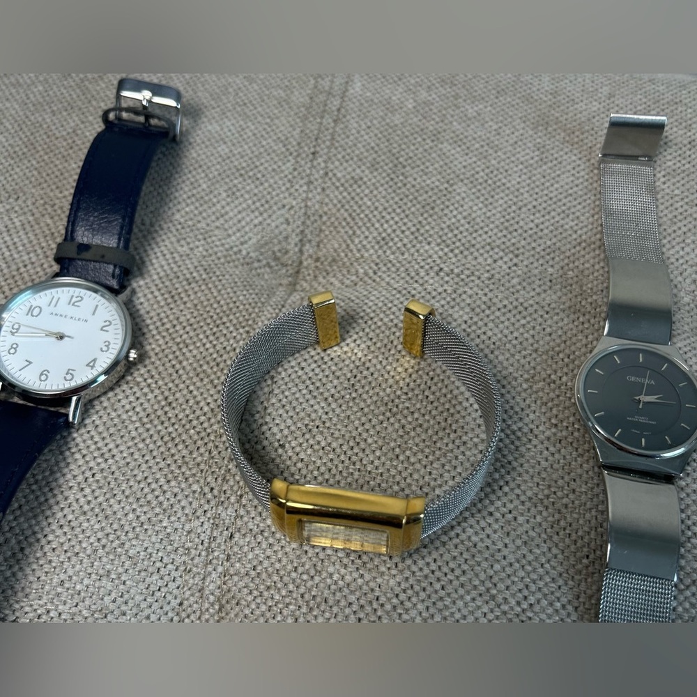 Lot of 5 Womens Watches Nixon, Hello Kitty, Quartz, Anne Klein, Geneva As Is - Picture 4 of 15